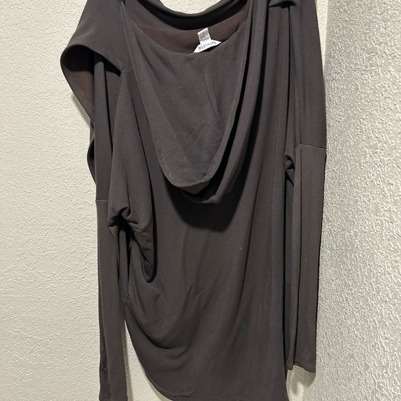 Athleta Charcoal Gray Top - Picture 2 of 4